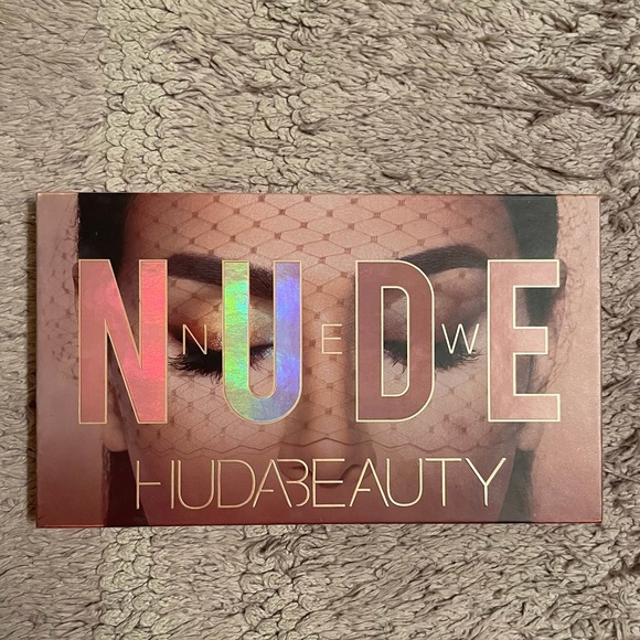 HUDA BEAUTY nude eyeshadow palette - Picture 2 of 7